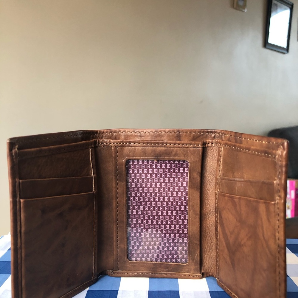Brown men’s wallet